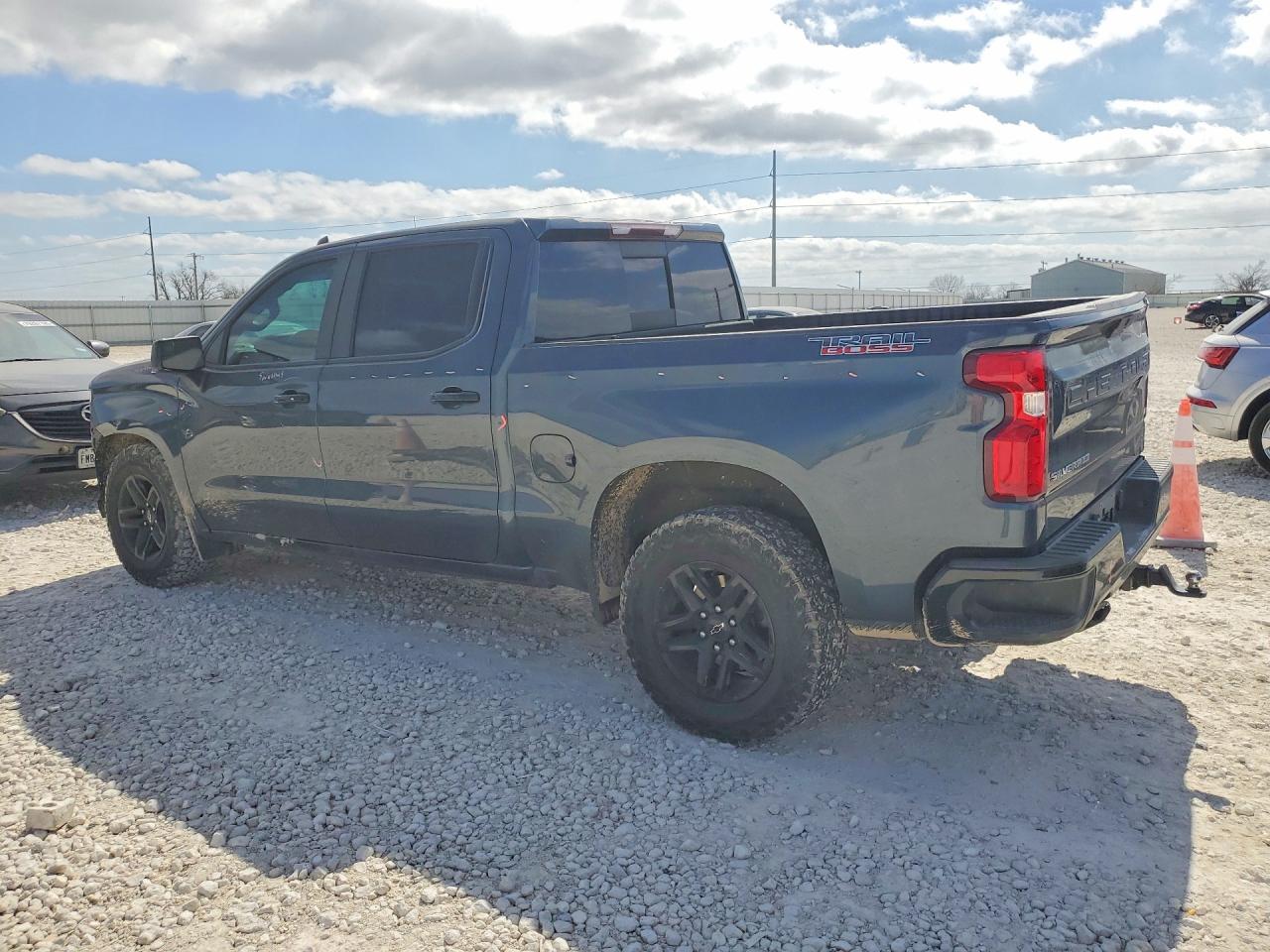2021 CHEVROLET SILVERADO K1500 LT TRAIL BOSS photo 2