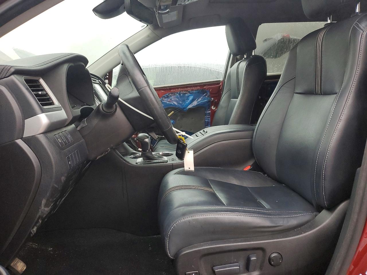 2017 TOYOTA HIGHLANDER SE photo 19