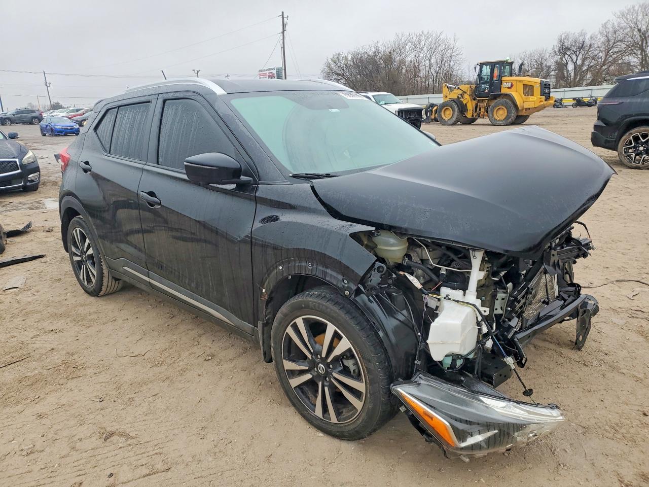 2019 NISSAN KICKS SR photo 4
