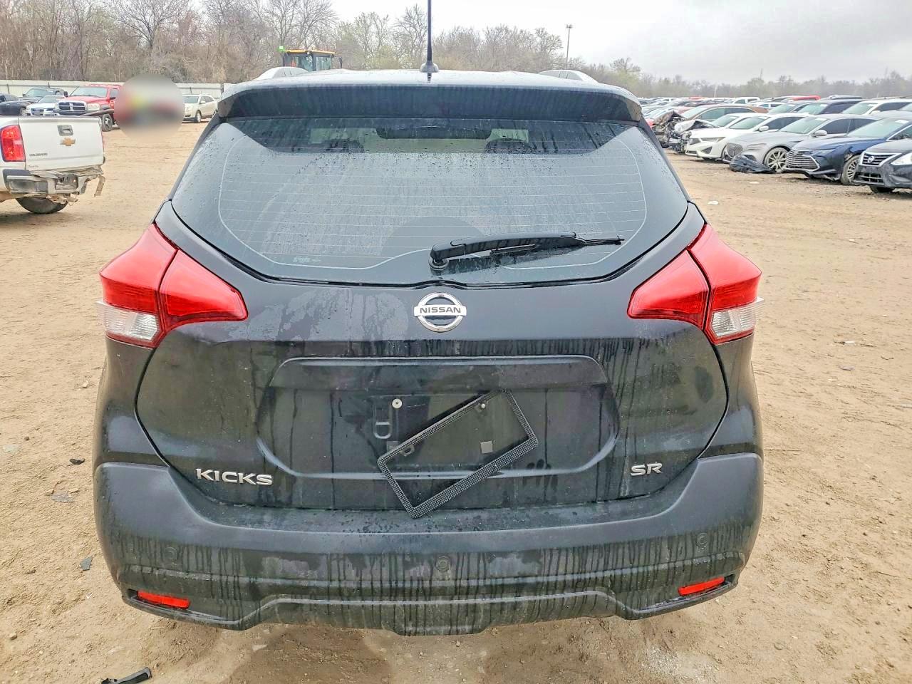 2019 NISSAN KICKS SR photo 6