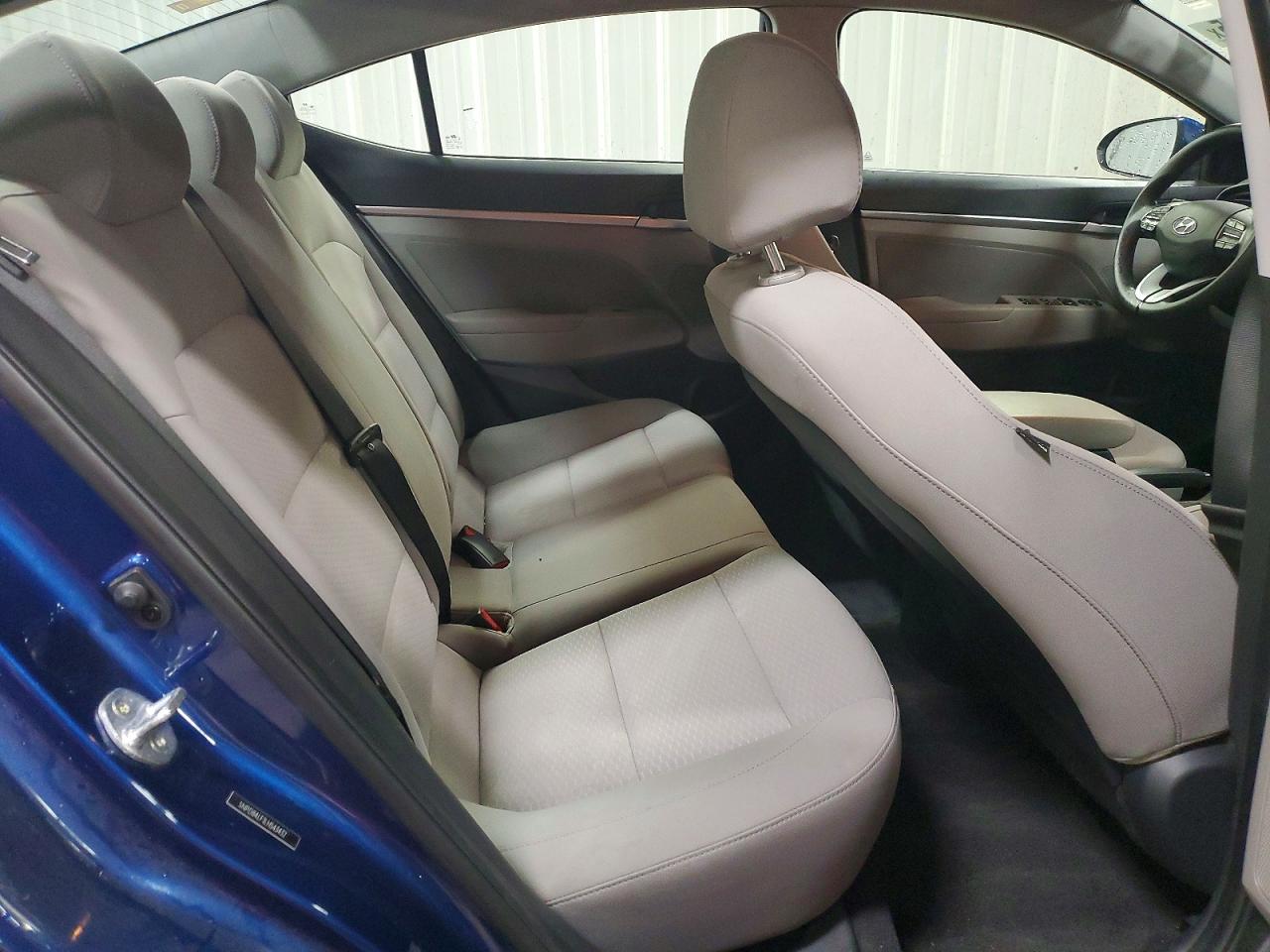 2020 HYUNDAI ELANTRA SEL photo 10