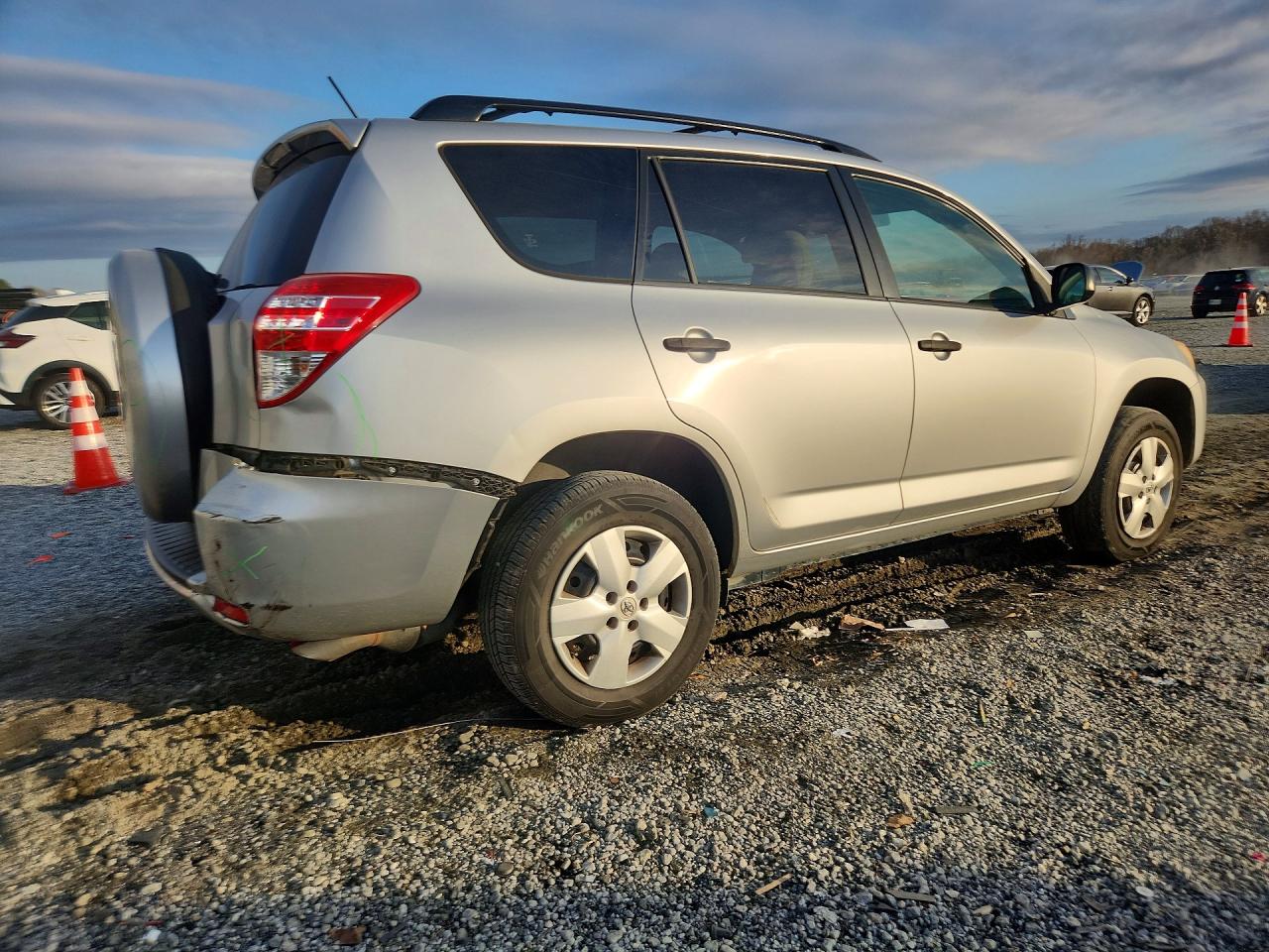 2009 TOYOTA RAV4 BASE photo 3
