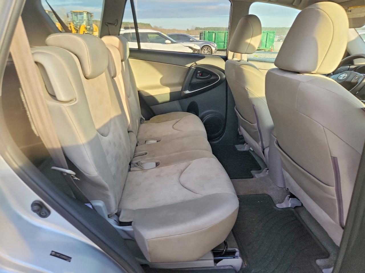 2009 TOYOTA RAV4 BASE photo 11