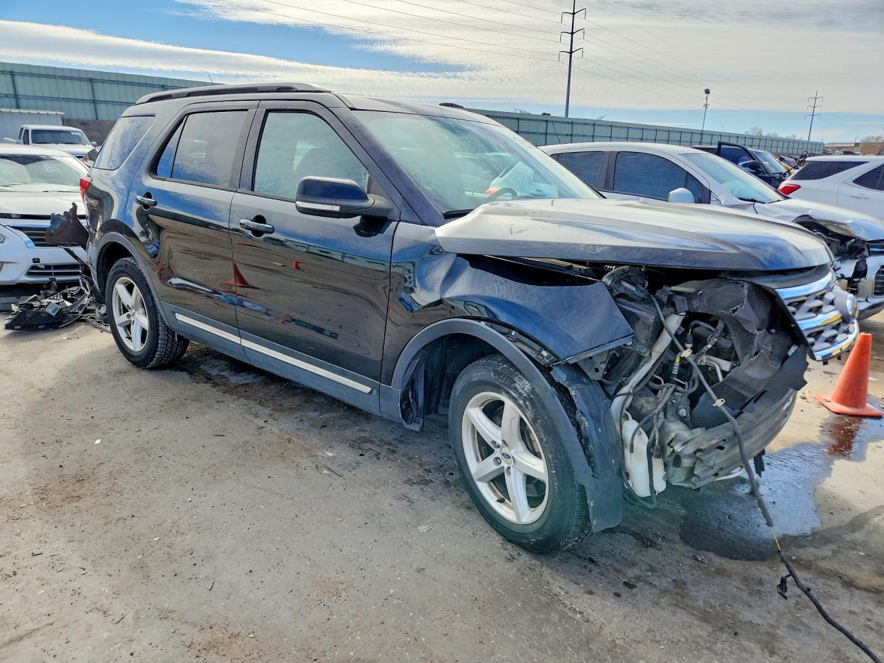 2018 FORD EXPLORER XLT photo 4