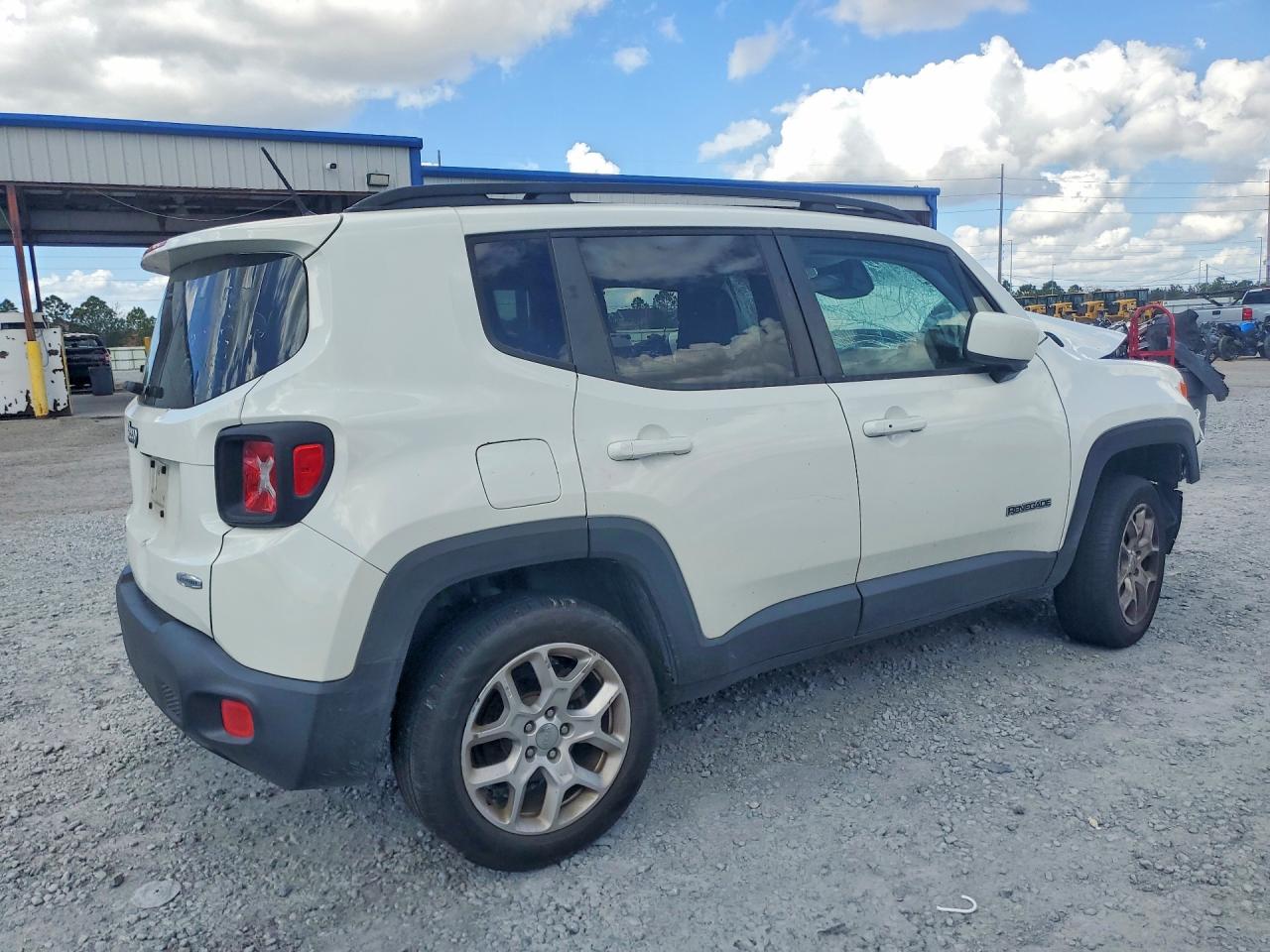 2017 JEEP RENEGADE photo 5