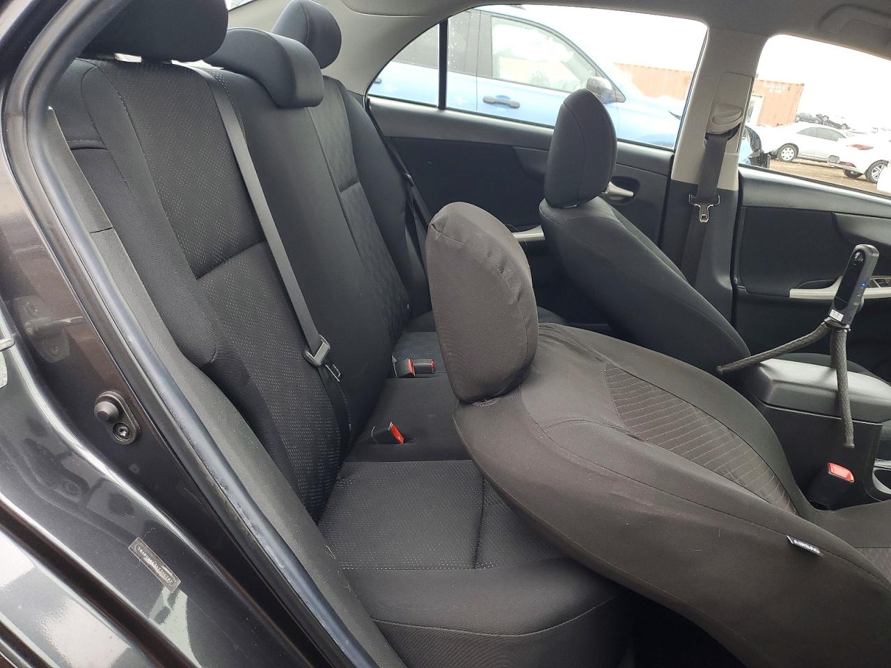 2010 TOYOTA COROLLA S photo 28