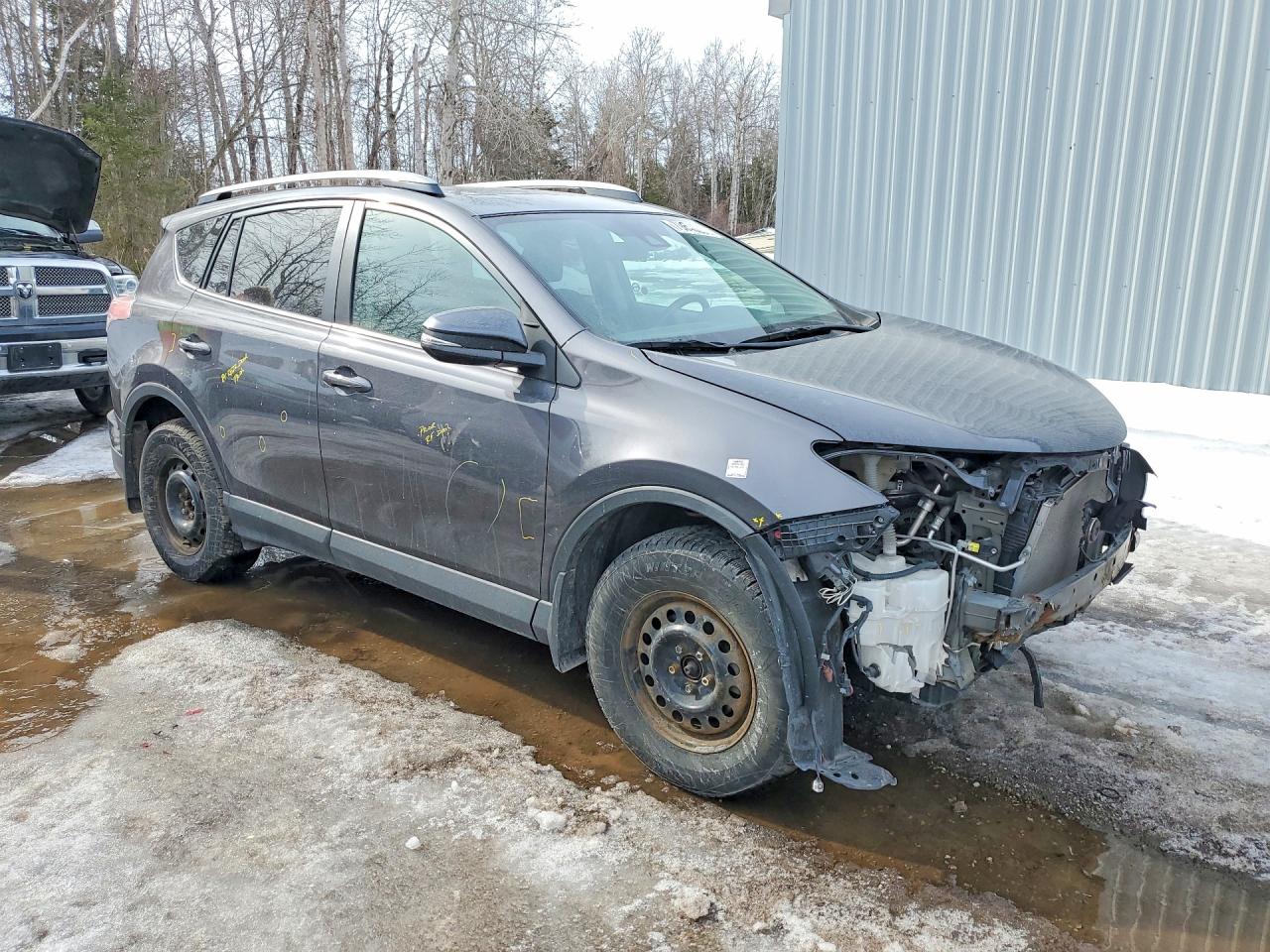 2018 TOYOTA RAV4 XLE photo 4