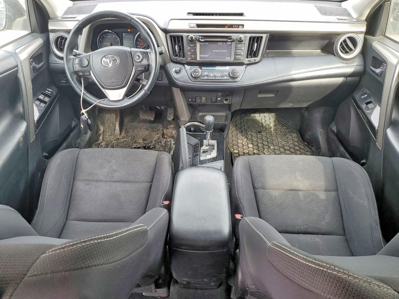 2018 TOYOTA RAV4 XLE photo 8