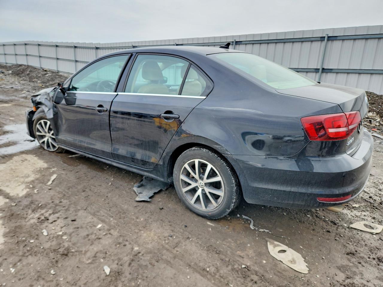 2017 VOLKSWAGEN JETTA SE photo 2