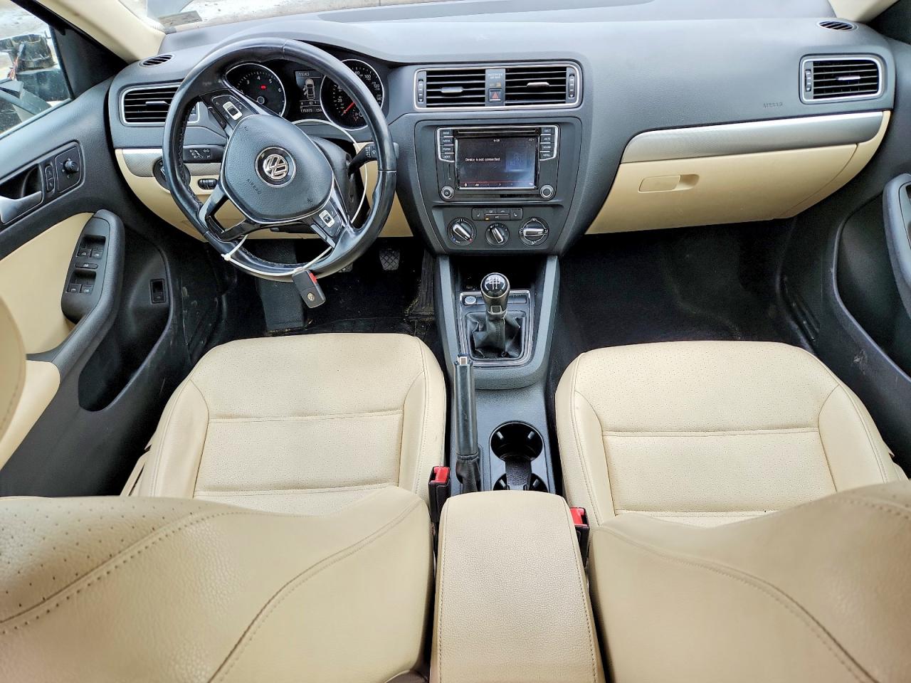 2017 VOLKSWAGEN JETTA SE photo 8