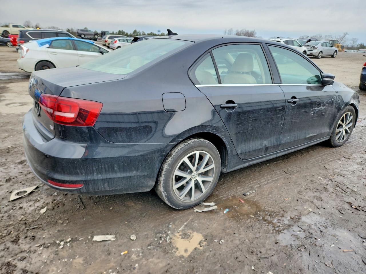 2017 VOLKSWAGEN JETTA SE photo 3