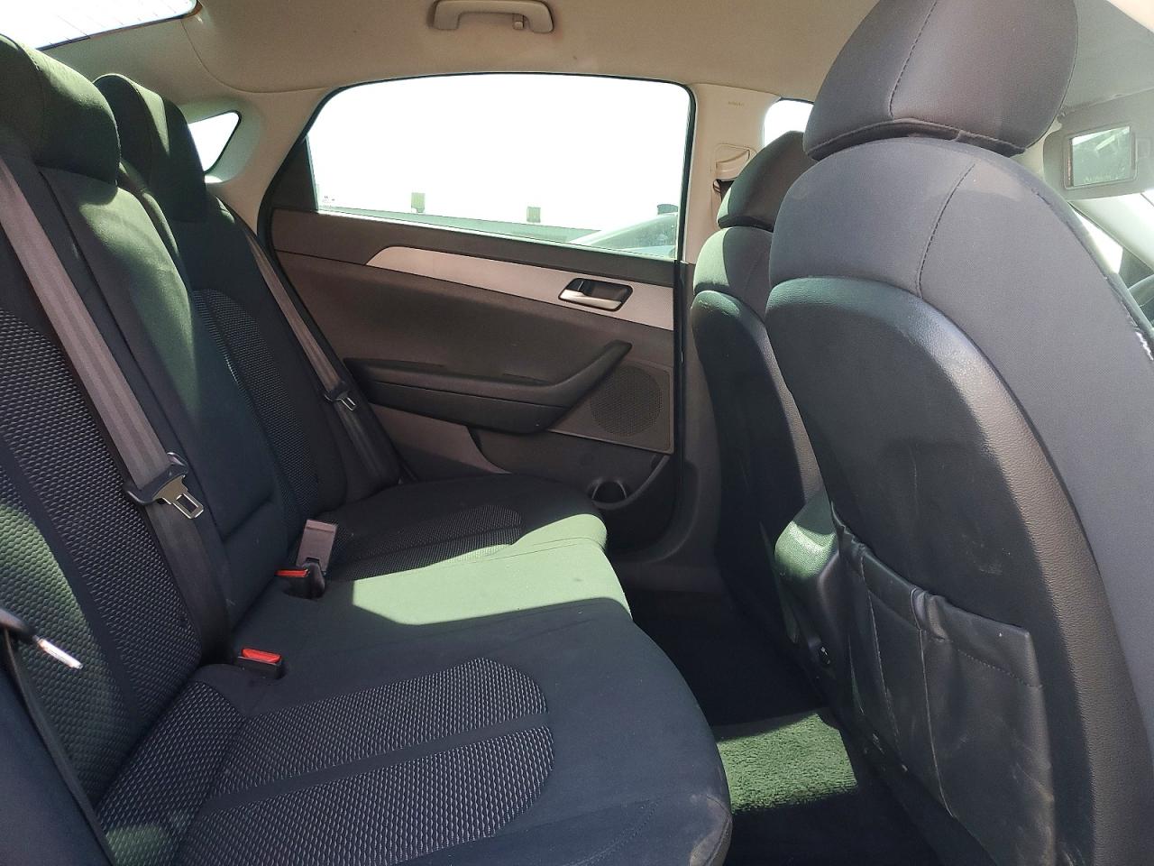 2018 HYUNDAI SONATA SE photo 19