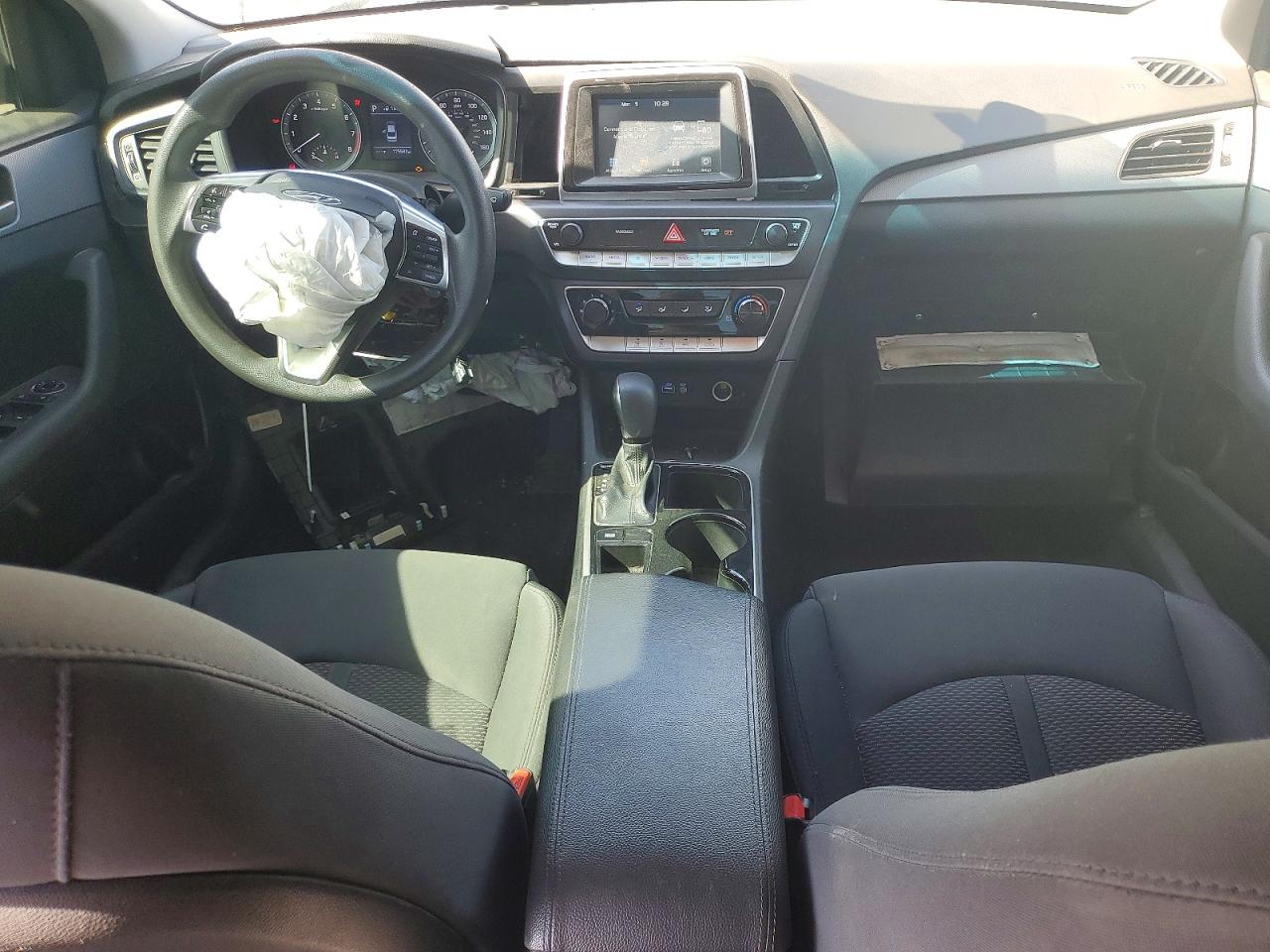 2018 HYUNDAI SONATA SE photo 15
