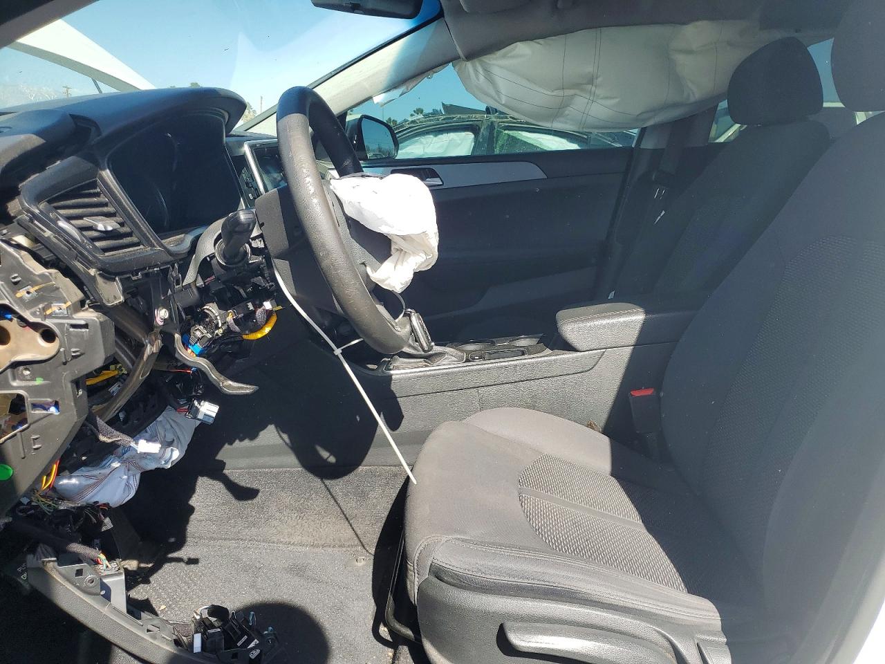2018 HYUNDAI SONATA SE photo 13