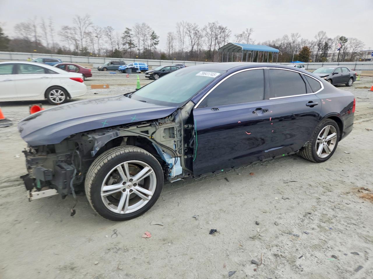 2017 VOLVO S90