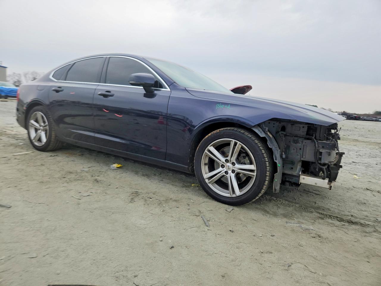 2017 VOLVO S90 T5 MOMENTUM photo 4