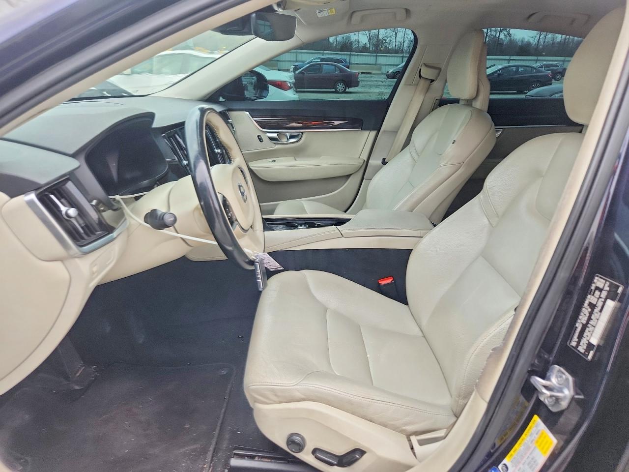 2017 VOLVO S90 T5 MOMENTUM photo 7