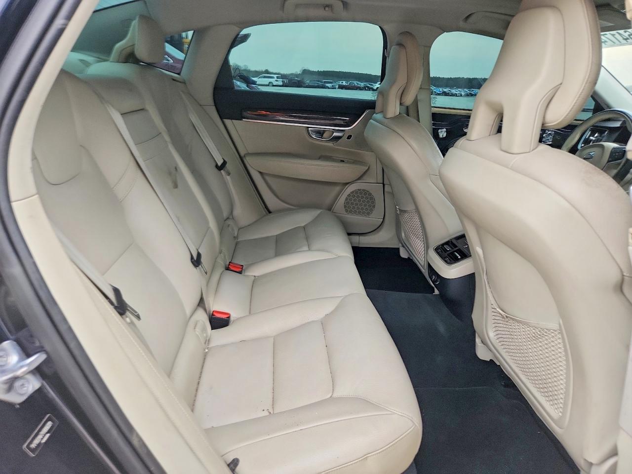 2017 VOLVO S90 T5 MOMENTUM photo 10