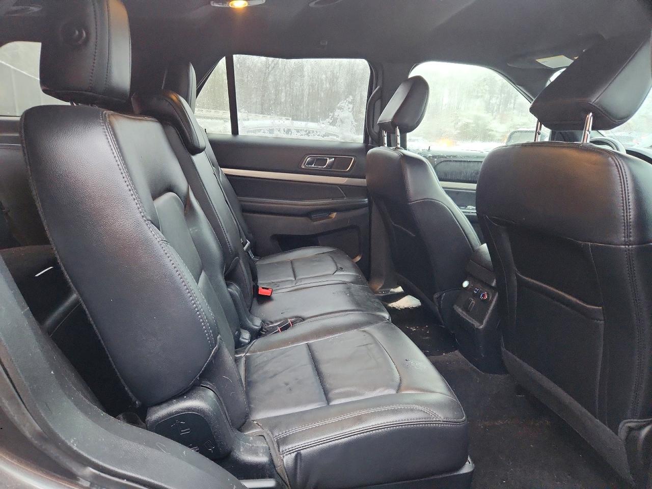 2018 FORD EXPLORER XLT photo 11