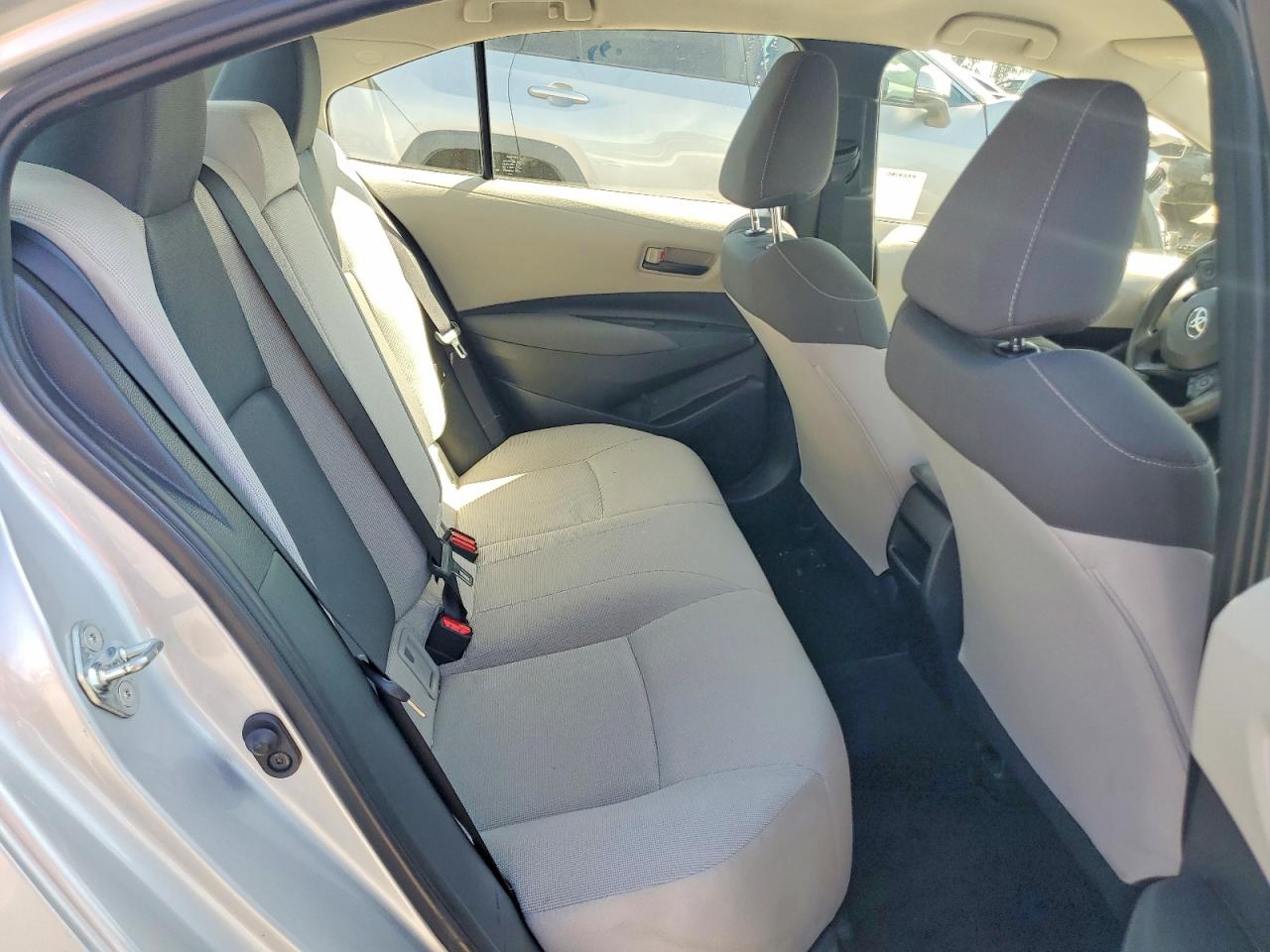 2022 TOYOTA COROLLA LE photo 19