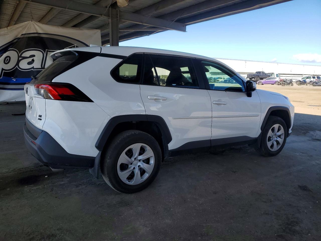 2024 TOYOTA RAV4 LE photo 3