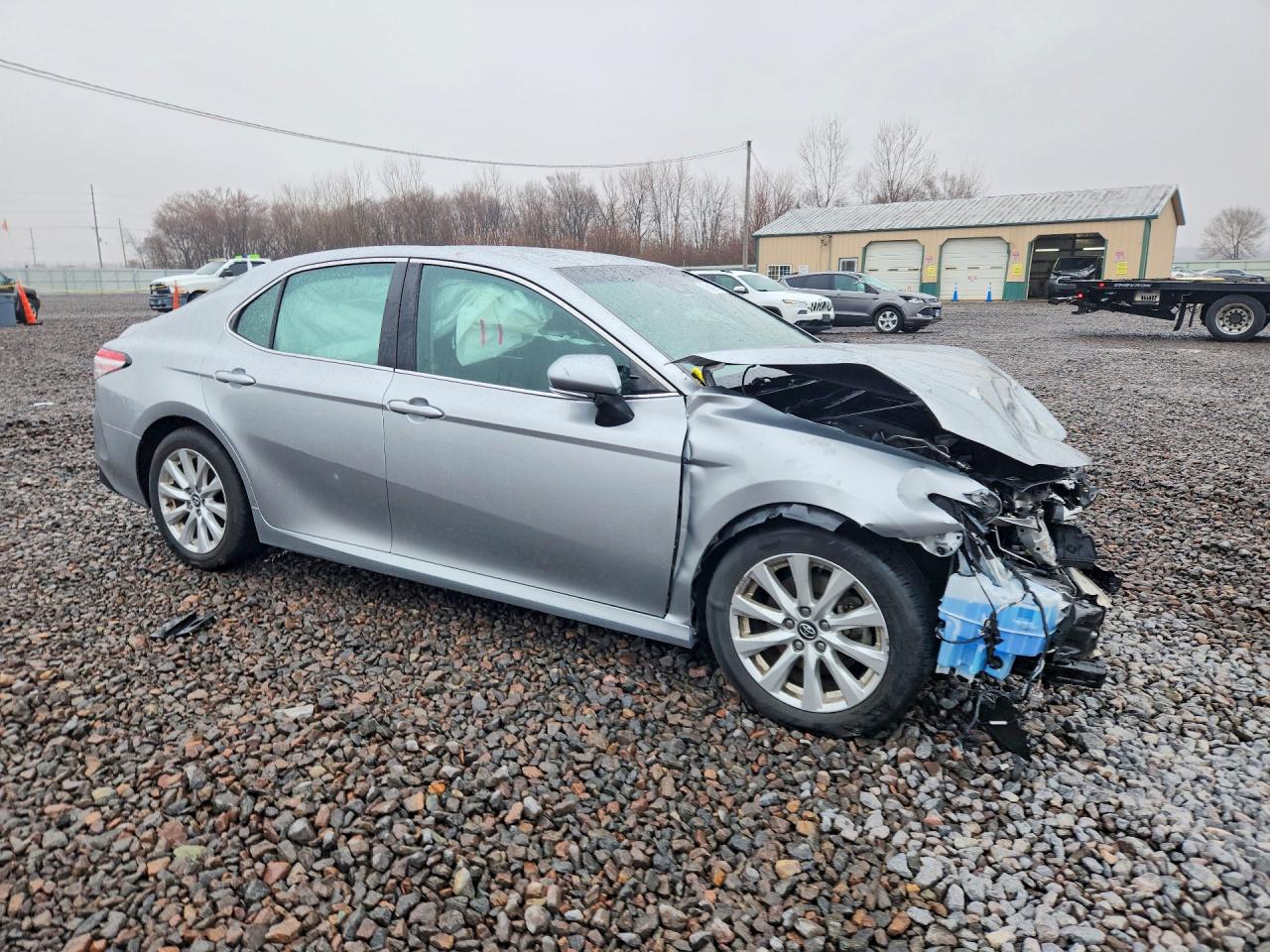 2018 TOYOTA CAMRY LE photo 4