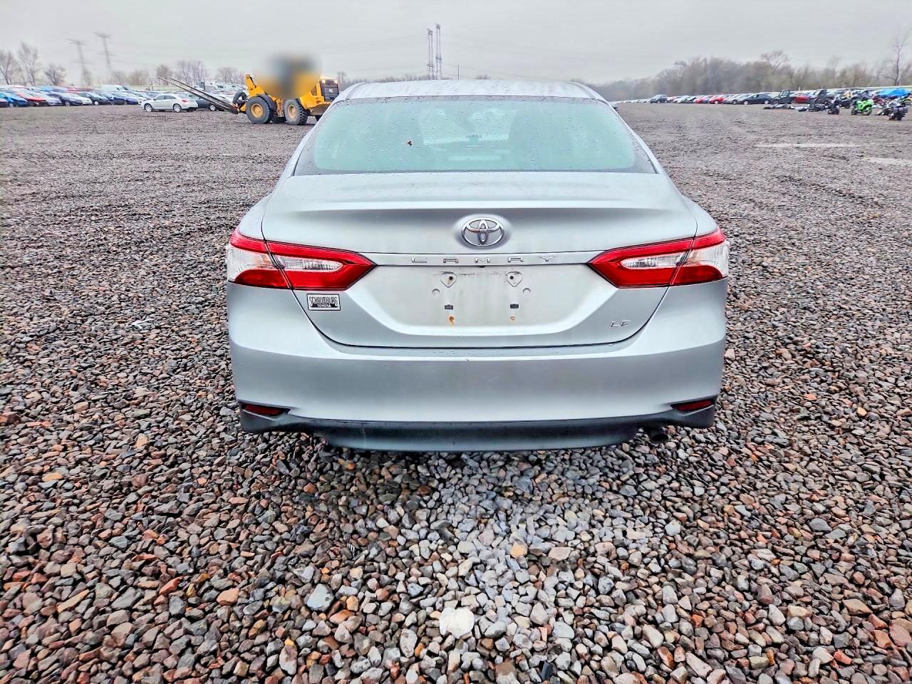 2018 TOYOTA CAMRY LE photo 6
