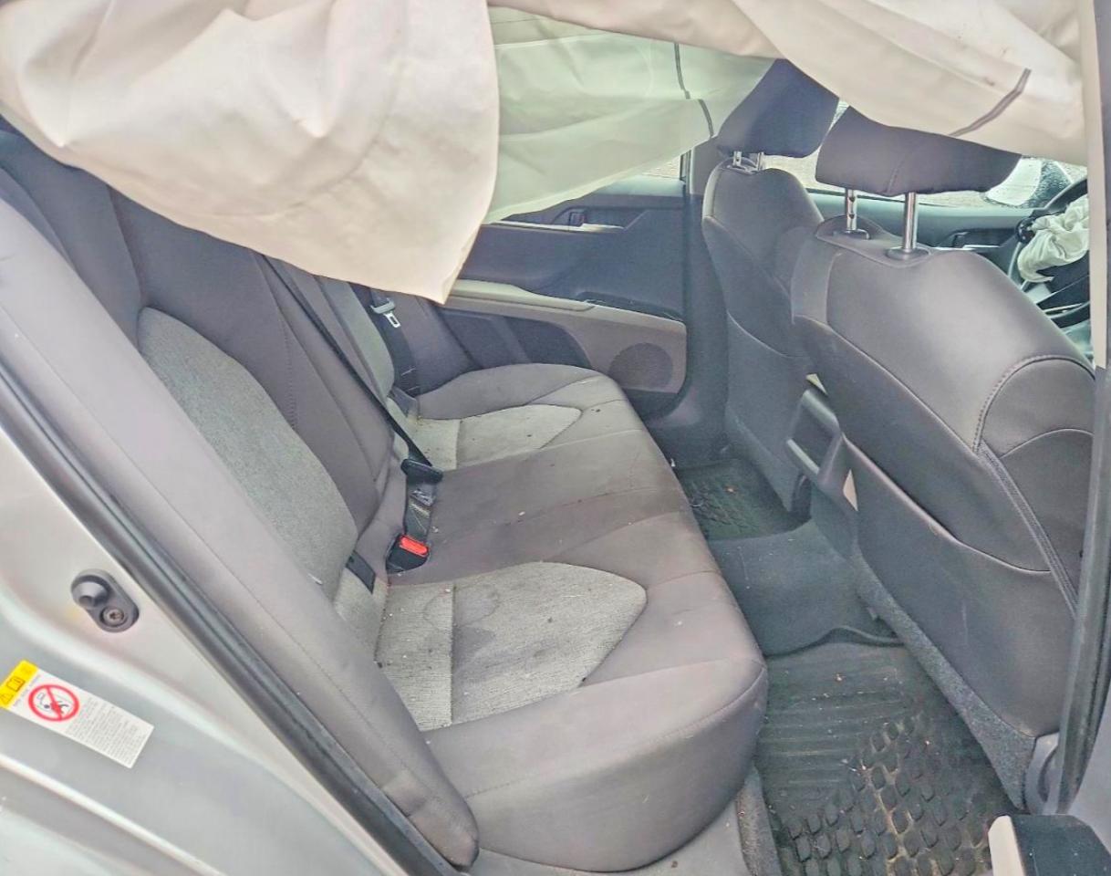 2018 TOYOTA CAMRY LE photo 10