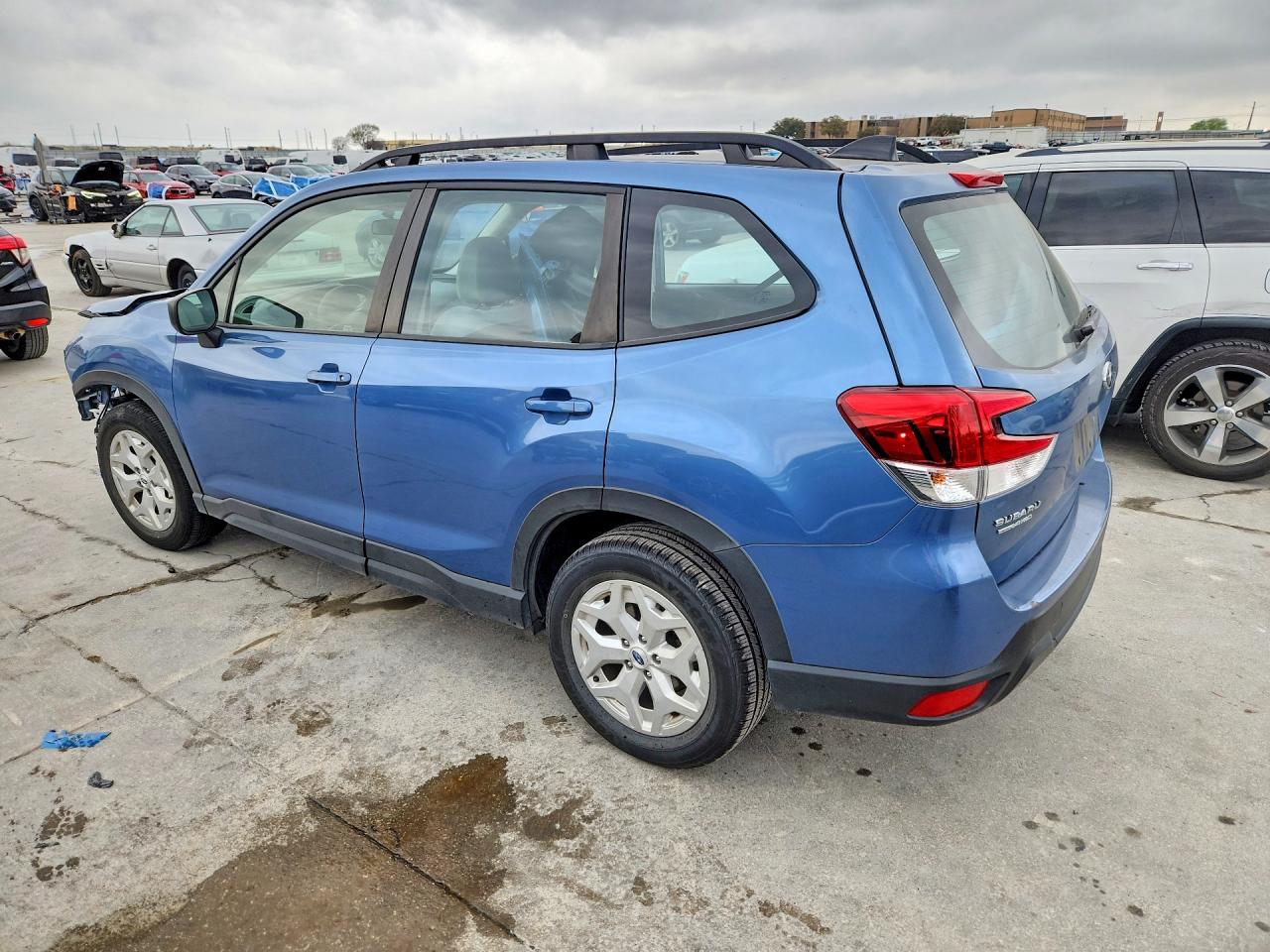 2024 SUBARU FORESTER photo 2