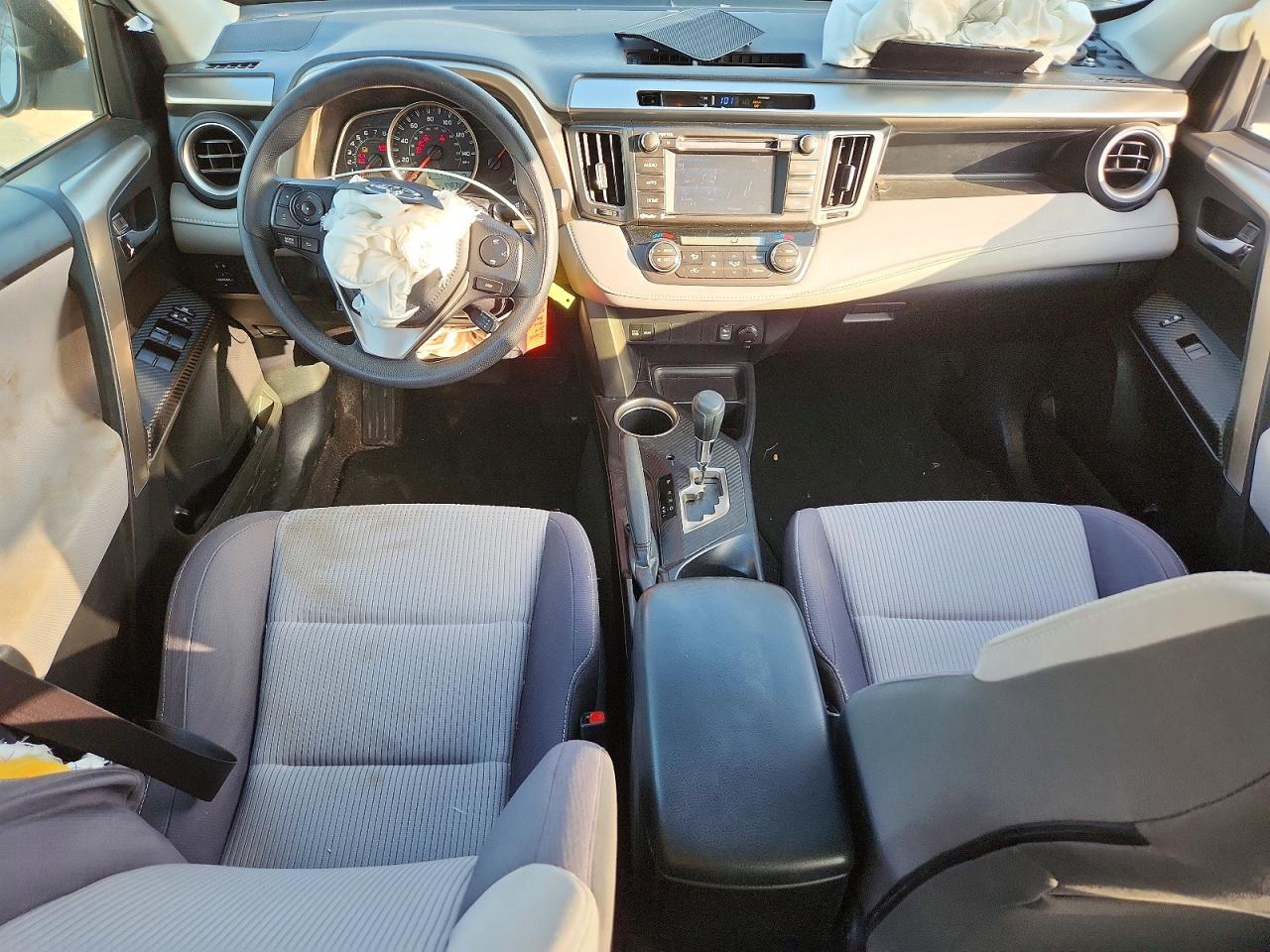 2015 TOYOTA RAV4 XLE photo 15