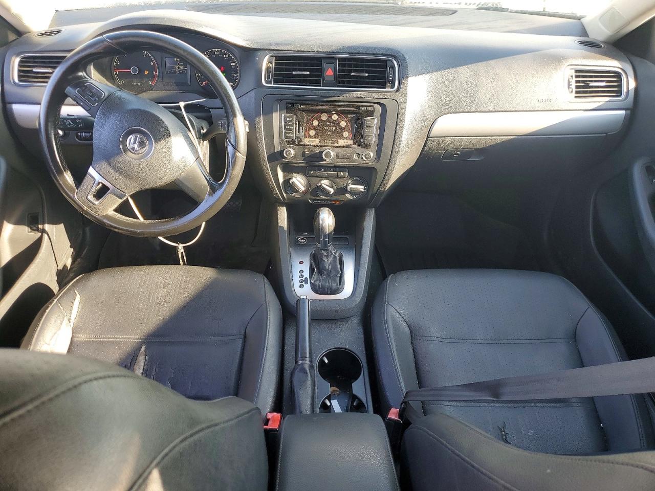 2011 VOLKSWAGEN JETTA SEL photo 8