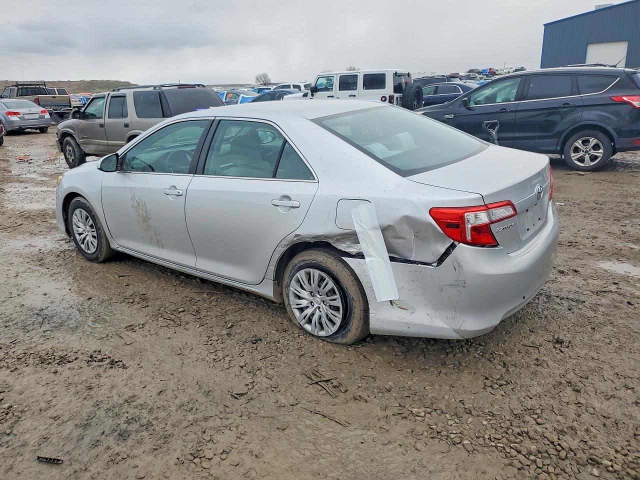 2013 TOYOTA CAMRY photo 2