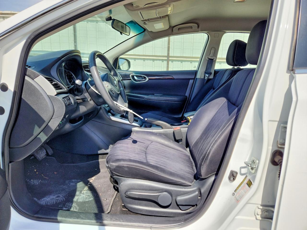 2016 NISSAN SENTRA SV photo 7
