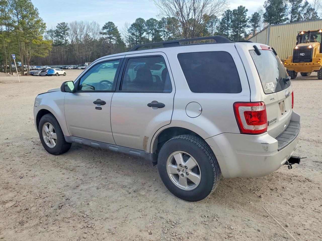 2010 FORD ESCAPE XLT photo 2