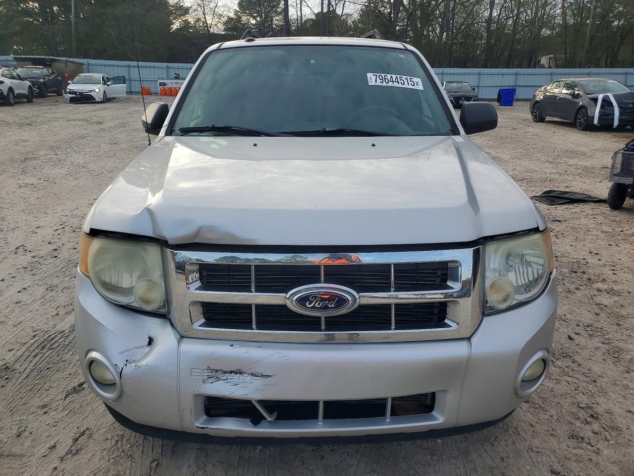 2010 FORD ESCAPE XLT photo 5