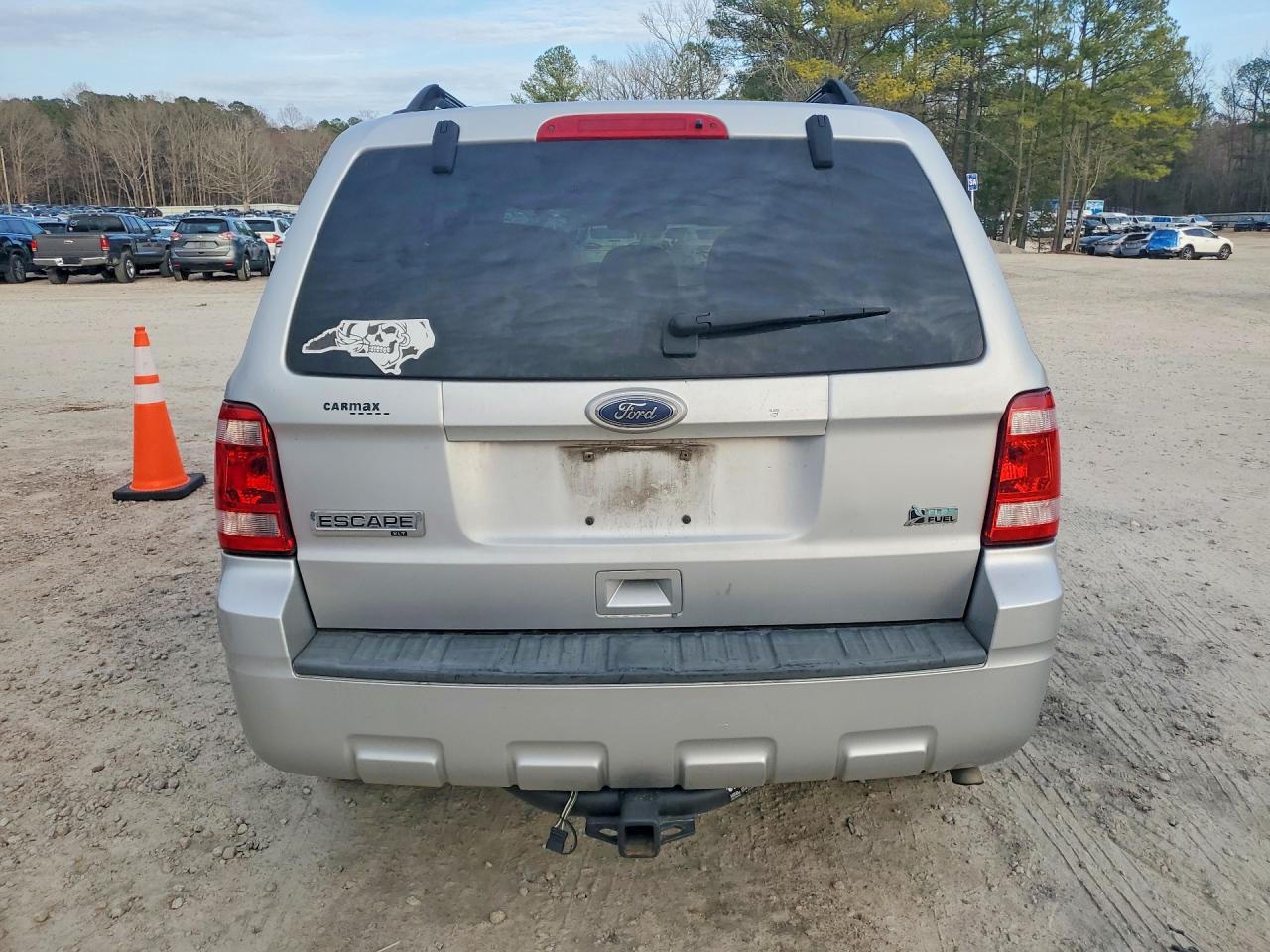 2010 FORD ESCAPE XLT photo 6