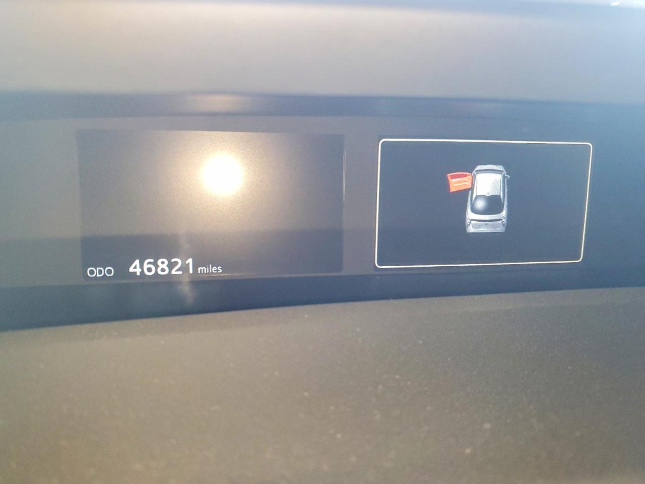 2017 TOYOTA PRIUS THREE photo 17