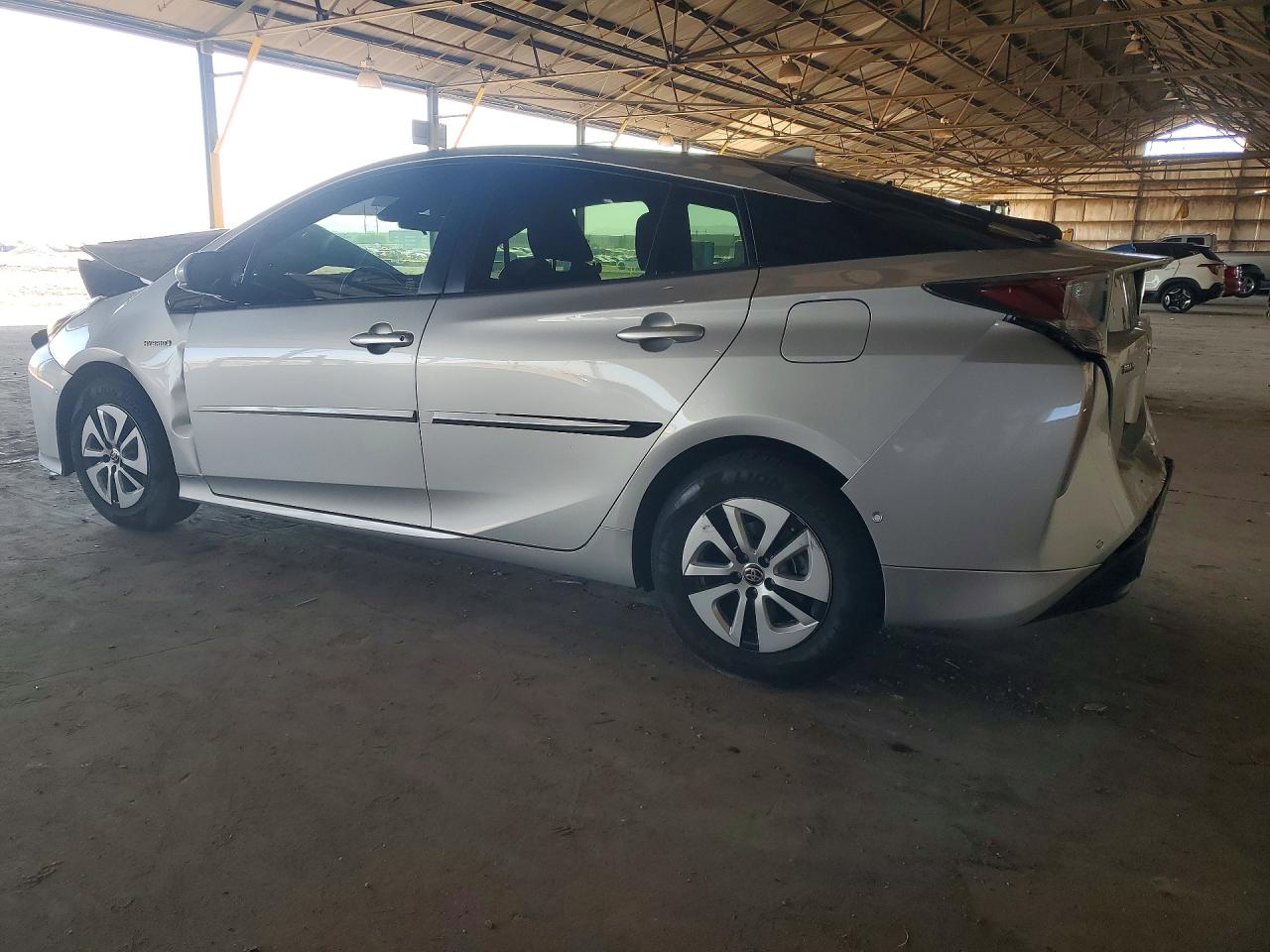 2017 TOYOTA PRIUS THREE photo 3