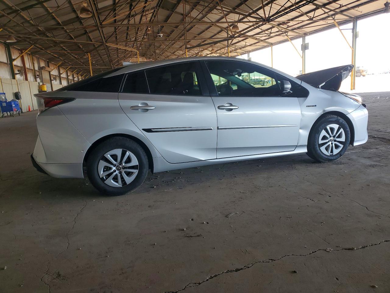 2017 TOYOTA PRIUS THREE photo 5