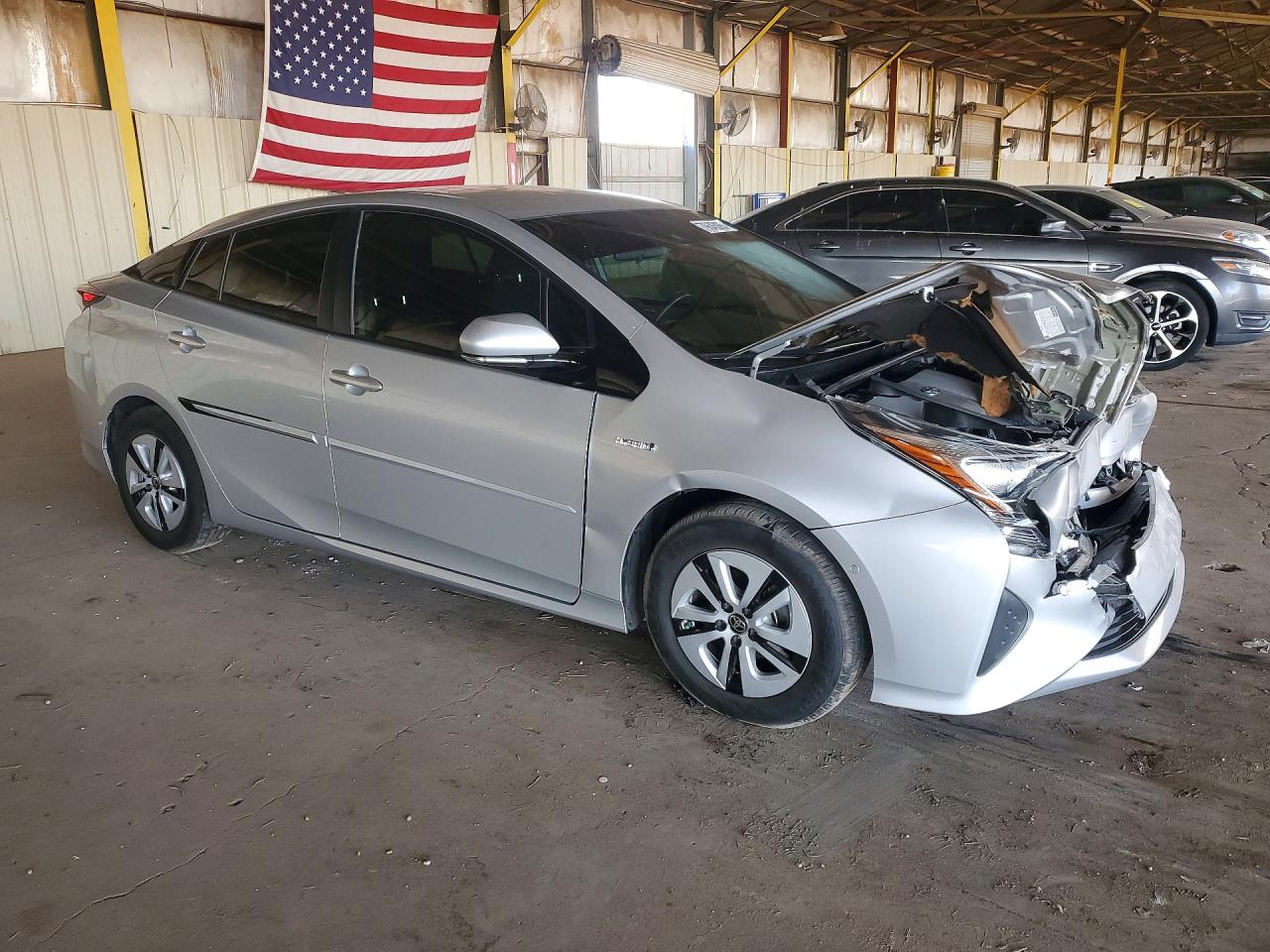 2017 TOYOTA PRIUS THREE photo 7