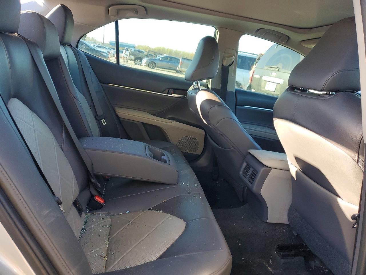2018 TOYOTA CAMRY XLE photo 10