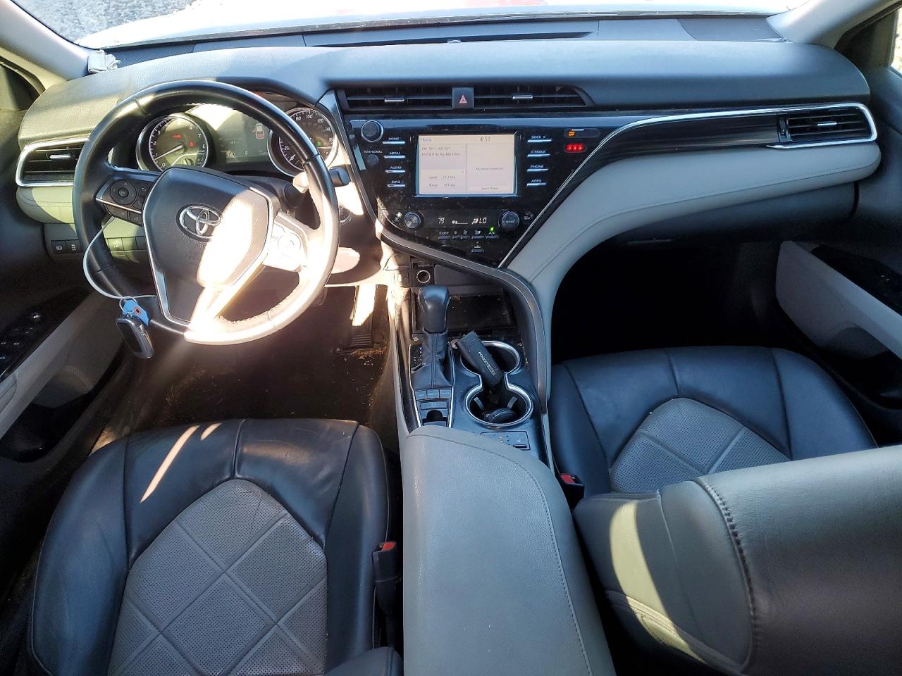 2018 TOYOTA CAMRY XLE photo 8