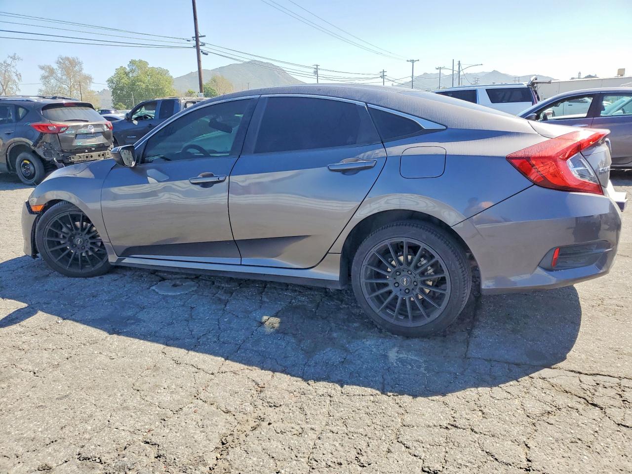 2016 HONDA CIVIC LX photo 4
