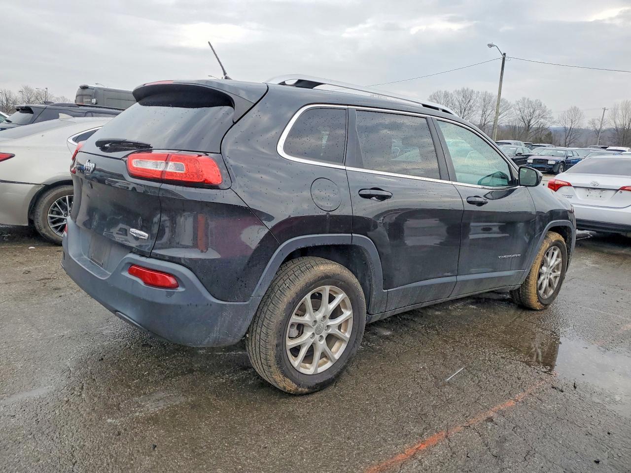 2015 JEEP CHEROKEE LATITUDE photo 3