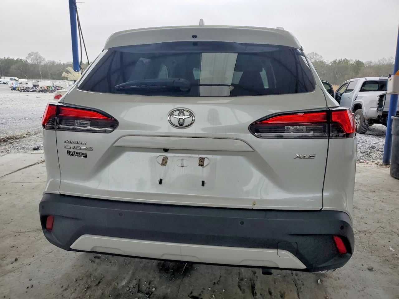 2022 TOYOTA COROLLA CROSS XLE photo 6