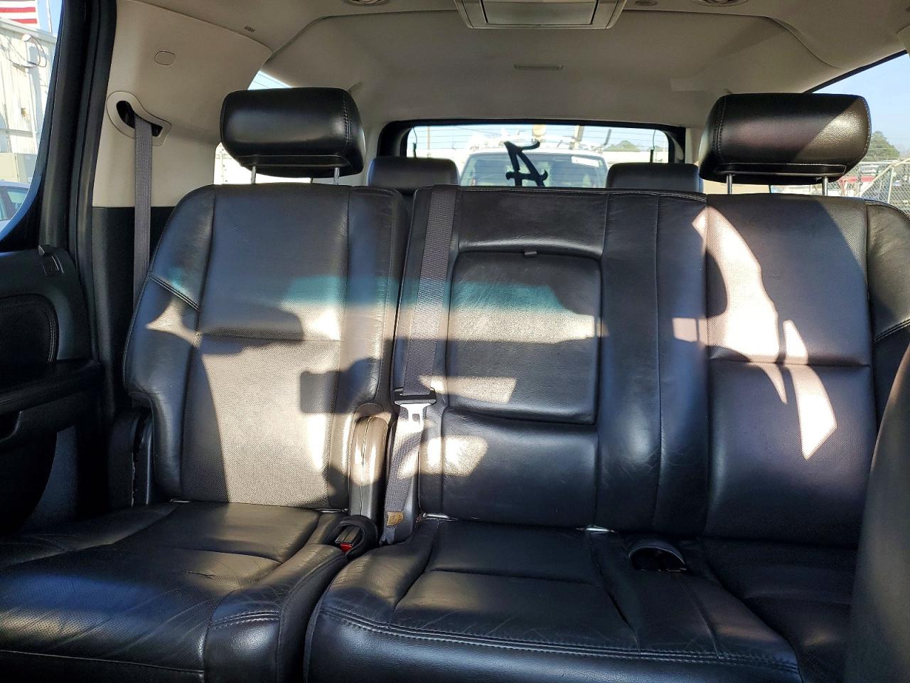 2008 CADILLAC ESCALADE ESV photo 10