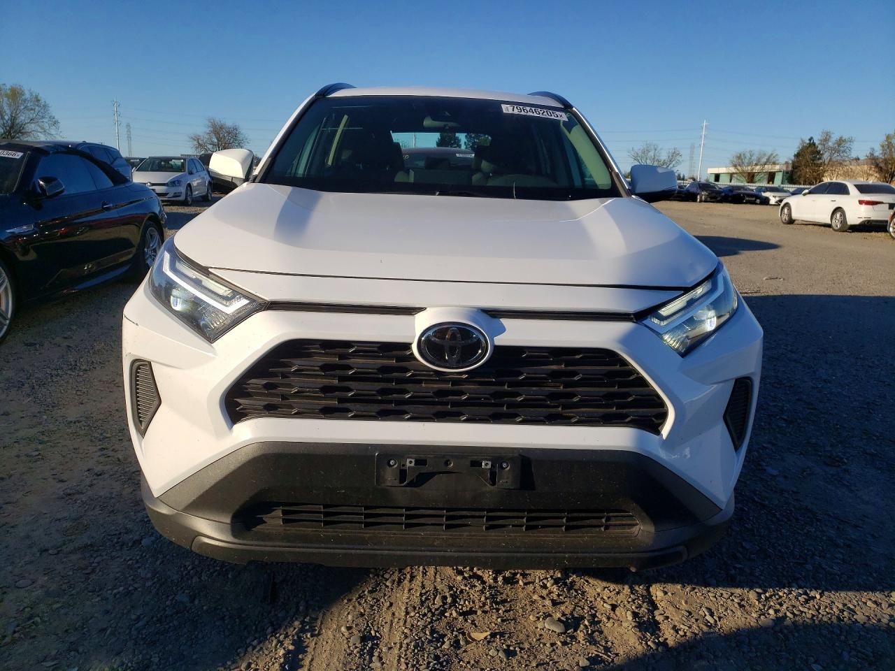 2022 TOYOTA RAV4 XLE photo 5