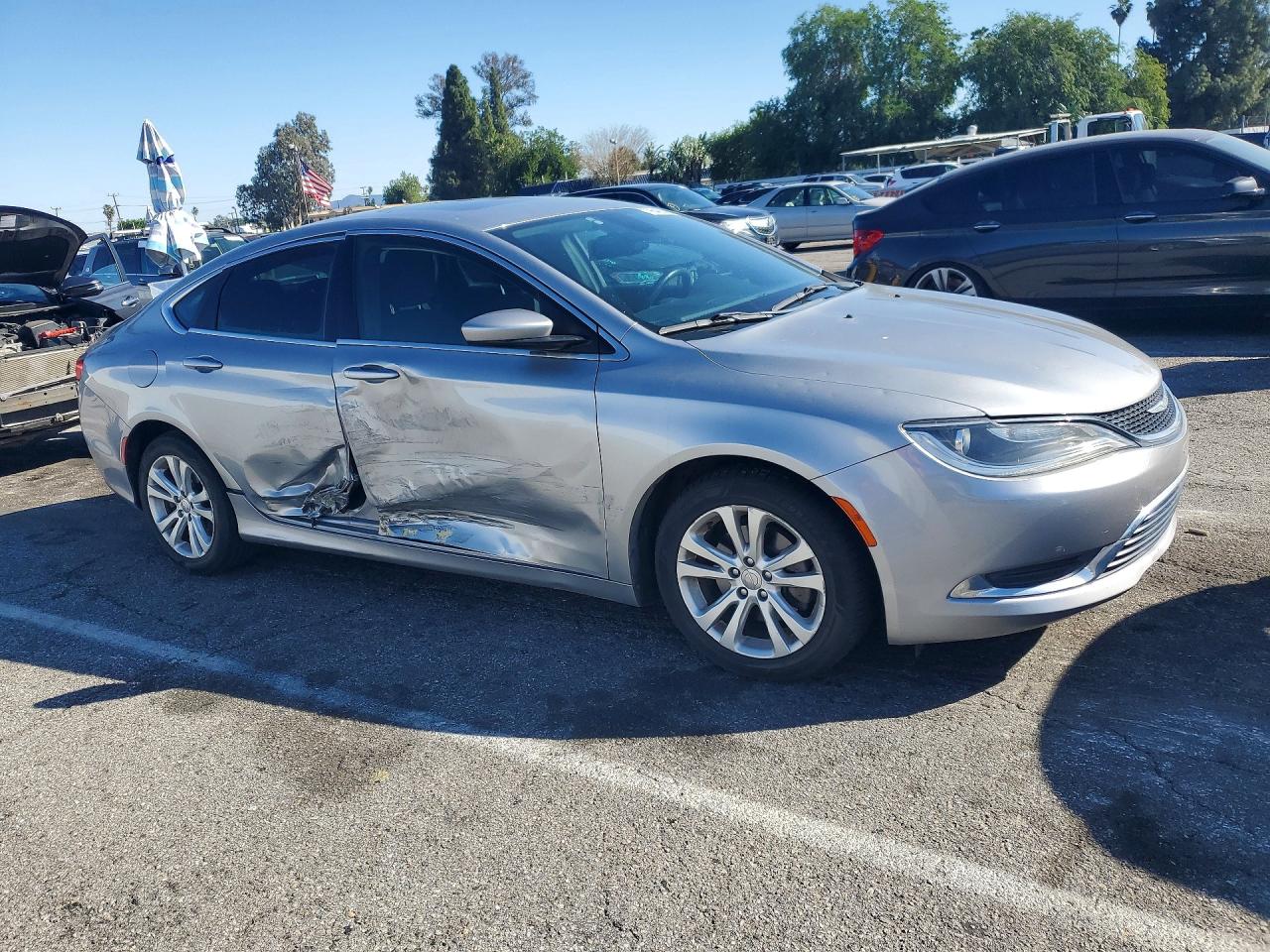 2015 CHRYSLER 200 LIMITED photo 4