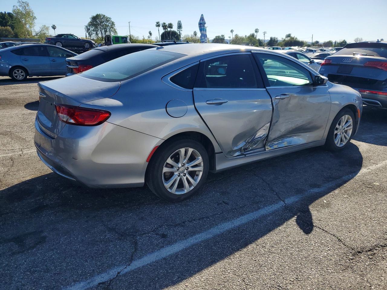 2015 CHRYSLER 200 LIMITED photo 3