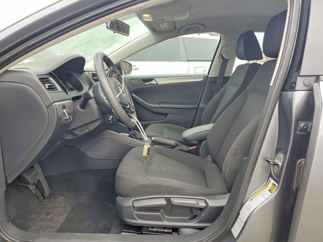 2015 VOLKSWAGEN JETTA SE photo 13